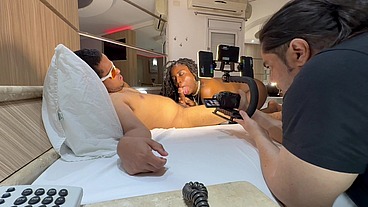 ANGEL BLACK UMA TRAVESTÍ GRAVANDO PELA PRIMEIRA VEZ COM O PAPACO