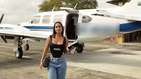 Colombian Model Fucks Her Assistant On A Private Jet While The Pilot Sees!