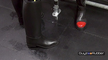 Guyzin2rubber, Rubber Pig