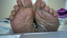 Nicole complains about feet