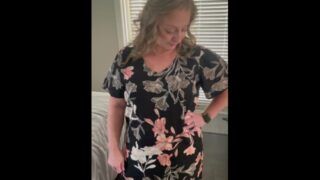 Striptease – MILF madura amateur PAWG follada