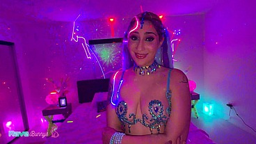 Curvy Dahlia Noire Turns A Rave Night Into A Heated Late Session!