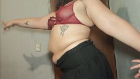 Chubby Girl tries belly dancing again