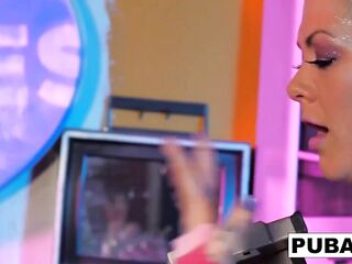 Lesbo sex with Jezebelle and Leya