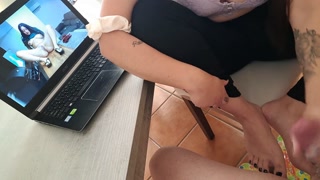 Busy stepsister helps her stepbrother his erection