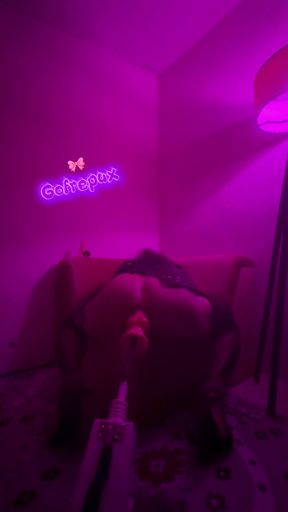 fuck sissy dildo gape