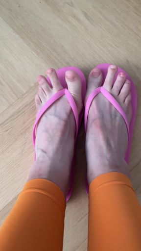 Show Feet in Flip Flops