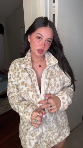 Latin beauty plays with herself