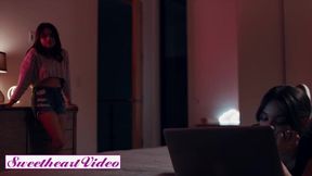 Sweet Heart Video - Lesbian Adventure Between Two Hotties Jaclyn Taylor & Liv Wild