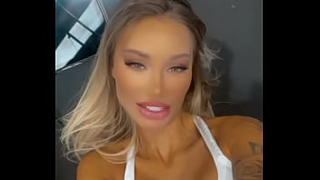 Monika Fox Is Just Posing In The Gym