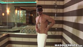 Masked ripped guy shows of enormous cock during shower