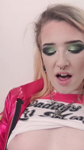 Harley Quinn Cosplay Solo Play