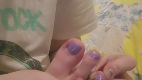 Picking Dry skin and Toe Jam from my Pretty Toes