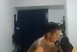Pria gay amatir disetubuhi secara anal