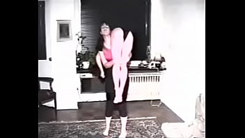 Robin &amp_ Cindy lift each other - 2