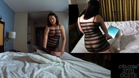 Tilly McReese Gaming Laptop Orgasms in Bed - Side Views 4K
