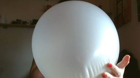 Big white balloon full of squirting 720HD