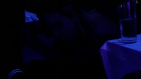 natalia delgado chupando verga en pleno antro