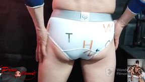 Desnudo con tanguita nueva y una verga dura