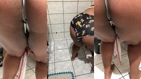 camille ferri arrumando a casa de pijama