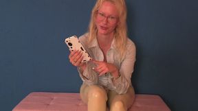 Latex Sekretärin bekommt ein Dickpic von Dir