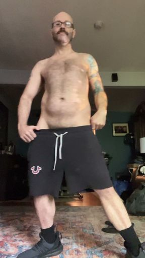 Welcome you to me i am a singer songwriter dancer nudist