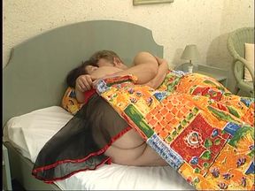 Mature bbw gets toyed in her hairy cunt