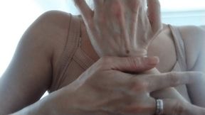 Natural hands MP4