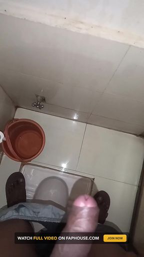 Desi Boy Jerk off on Toilet Masterbet in the Toilet