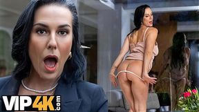 Shameful mature brunette MILF cheats and sucks cock behind fence