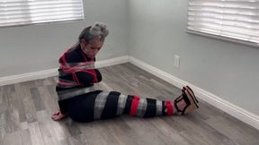 Turtleneck bondage for Luna Darling, Pt 2 -avi