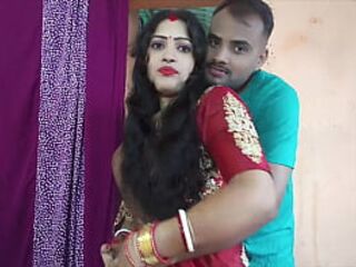 Bhabhi's tight saree and naughty brother-in-law's glance!