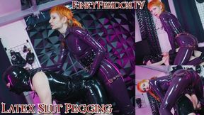 Stap-On Pegging with French Latex Mistress Vera Violette and Charlie Caged 4K #strapon #Goth #Pegging @mazmorbidfetish