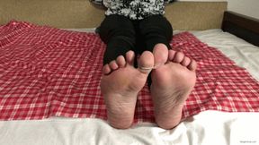 TICKLISH FEET FINGERS VS FEATHER TICKLING - MP4 Mobile Version