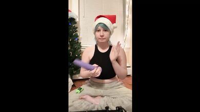 A fan got me a fuck machine, Enjoy this unboxing! VIdeo of trying it out on my sites