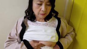 0002231_60代デカチチぽっちゃりのニホン女性がガンハメされる人妻NTRのエロ合体