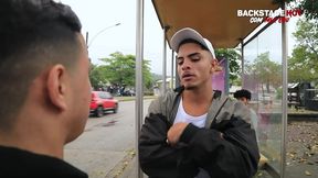 mlk edu fodendo um cuzinho nos bastidores da cena