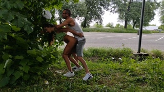 Between truck drivers and voyeurs, we don't miss anything. Part 1