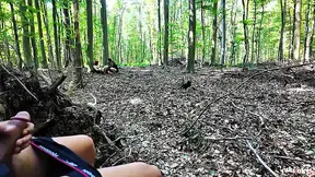 Amateur girlfriend gives the best head outdoors