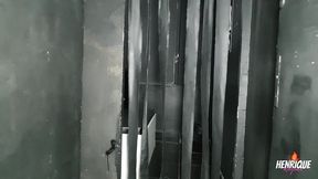 rolou um gangbang de dotados na taurus , e fudemos um passivo insaciavel, com direito a dupla penetracao.