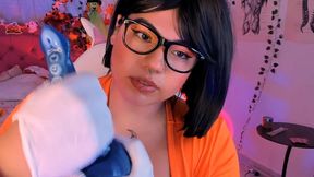 Velma, examines tentacle with latex gloves-game