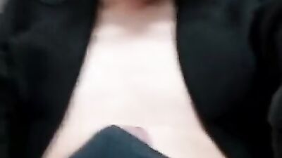 Eresu, vibrating on the thong