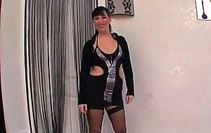 Mae du Cap d'Agde nous offre son cul