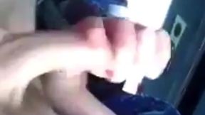 batendo punheta no banco de tras do onibus com risco de flagra