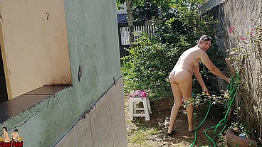 The delivery boy caught my wife taking a shower naked outside