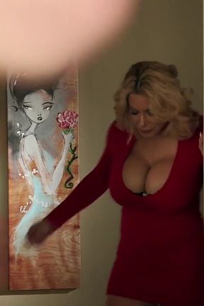 Stepmom&#039;s Busting Out so That We Hang Out