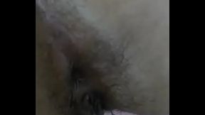 esfregando o pau na novinha