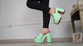 (669) Shoe Collection: Green Block Heel Mules - Dame Olga (1440p)