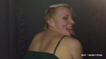 Amateur babe's big ass gets covered in cum