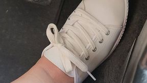 Hard pedal Pumping wearing White Sneakers in the Opala